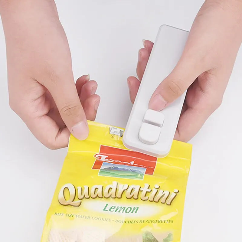 Small Vacuum Sealer Mini Sealing Machine With USB Portable Food Bag Sealing Machine Snack Sealing Machine