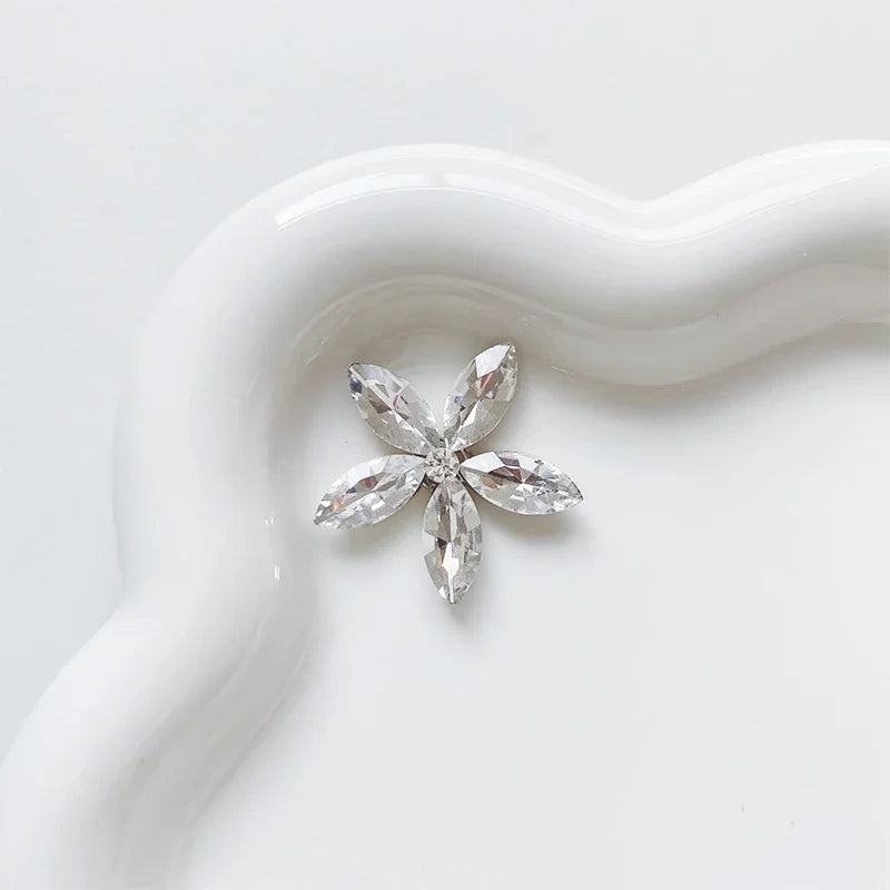 Vintage Flower Pearl Clogs Charms Designer Shiny Diamond Shoe Charms for Sandals Luxury Rhinestones Shoe Accessories In Bulk