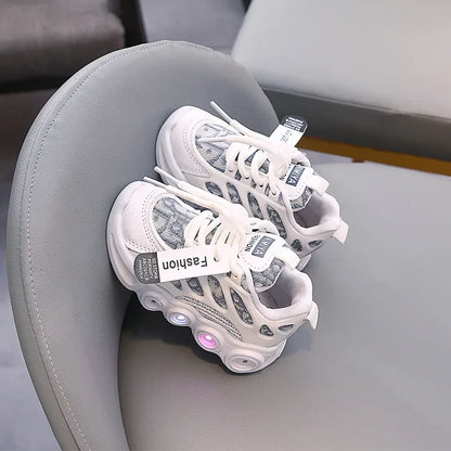 Child Fashion Sport Shoes Summer Luminous Fashion Breathable Kids Boys Net Shoes Girls LED Sneakers with Light Running Shoes