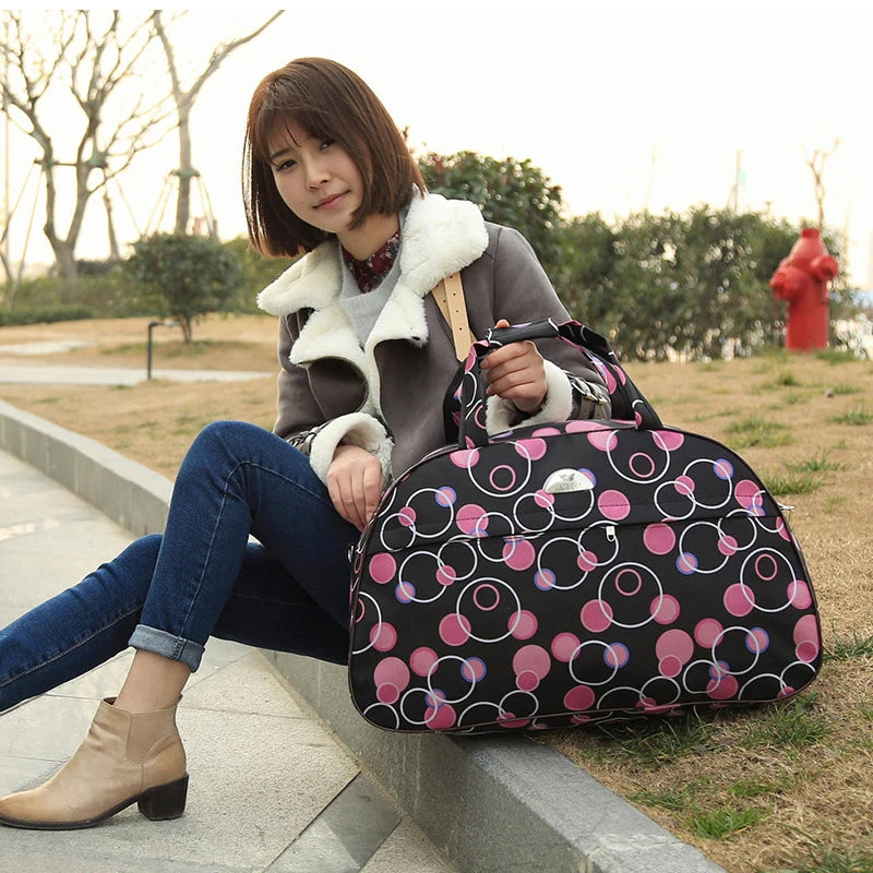 Large Capacity Handbag Travel Bag for Women Fashion Cartoon Luggage Bag Men Weekend Travel Bag Waterproof Shoulder Travel Duffle