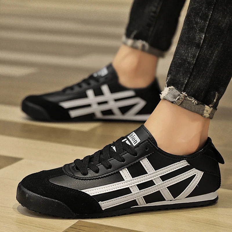 Men's Classic Running Shoes Lace Up Flat Bottom Sports Shoes Soft Sole Walking Shoes Breathable Couple Casual Shoes Tennis Shoes