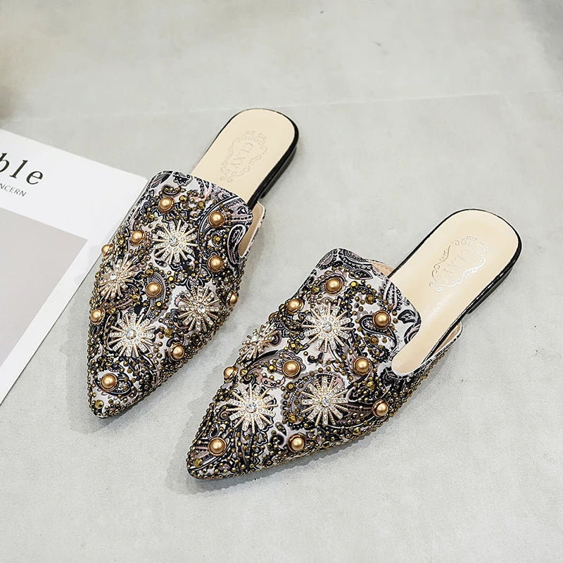 Summer 2023 New Elegant Women Rivets Slides Mules Breathable Flat Slippers Closed Toe Slides Party Shoes