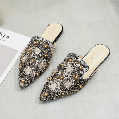 Summer 2023 New Elegant Women Rivets Slides Mules Breathable Flat Slippers Closed Toe Slides Party Shoes