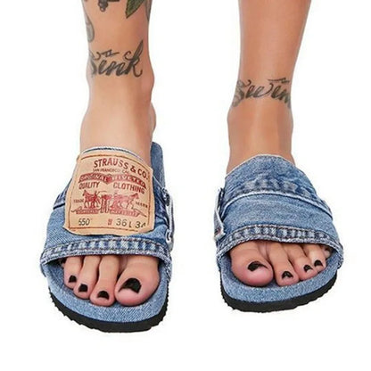 2025 Novo Verão Chinelos  Lona Feminina Moda De Sola Grossa Flip Flops Denim Carta Sandálias Sandálias Casuais Sandálias  Praia