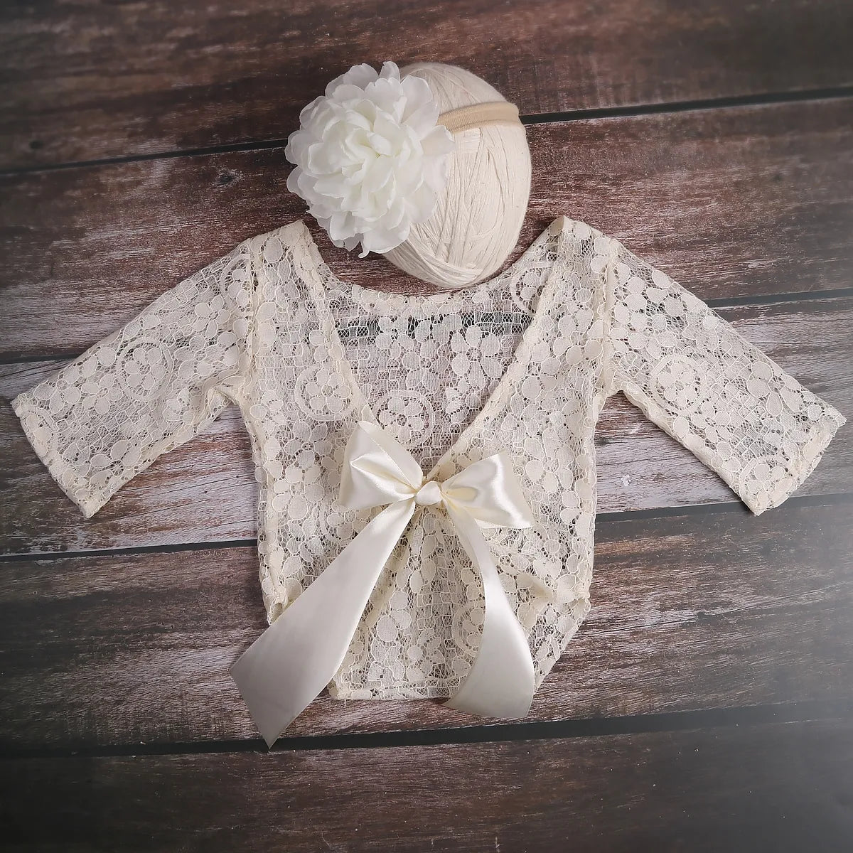 Ylsteed Newborn Photoshoot Outfit Big Bowknot White Long Sleeve Lace Romper with Headband Photo Props for Infants Portrait prop