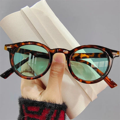 New Round Women Sunglasses Classic Round Frame Fashion Brand Designer Black Driving Sun Glasses Female Shades