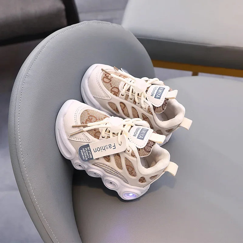 Child Fashion Sport Shoes Summer Luminous Fashion Breathable Kids Boys Net Shoes Girls LED Sneakers with Light Running Shoes